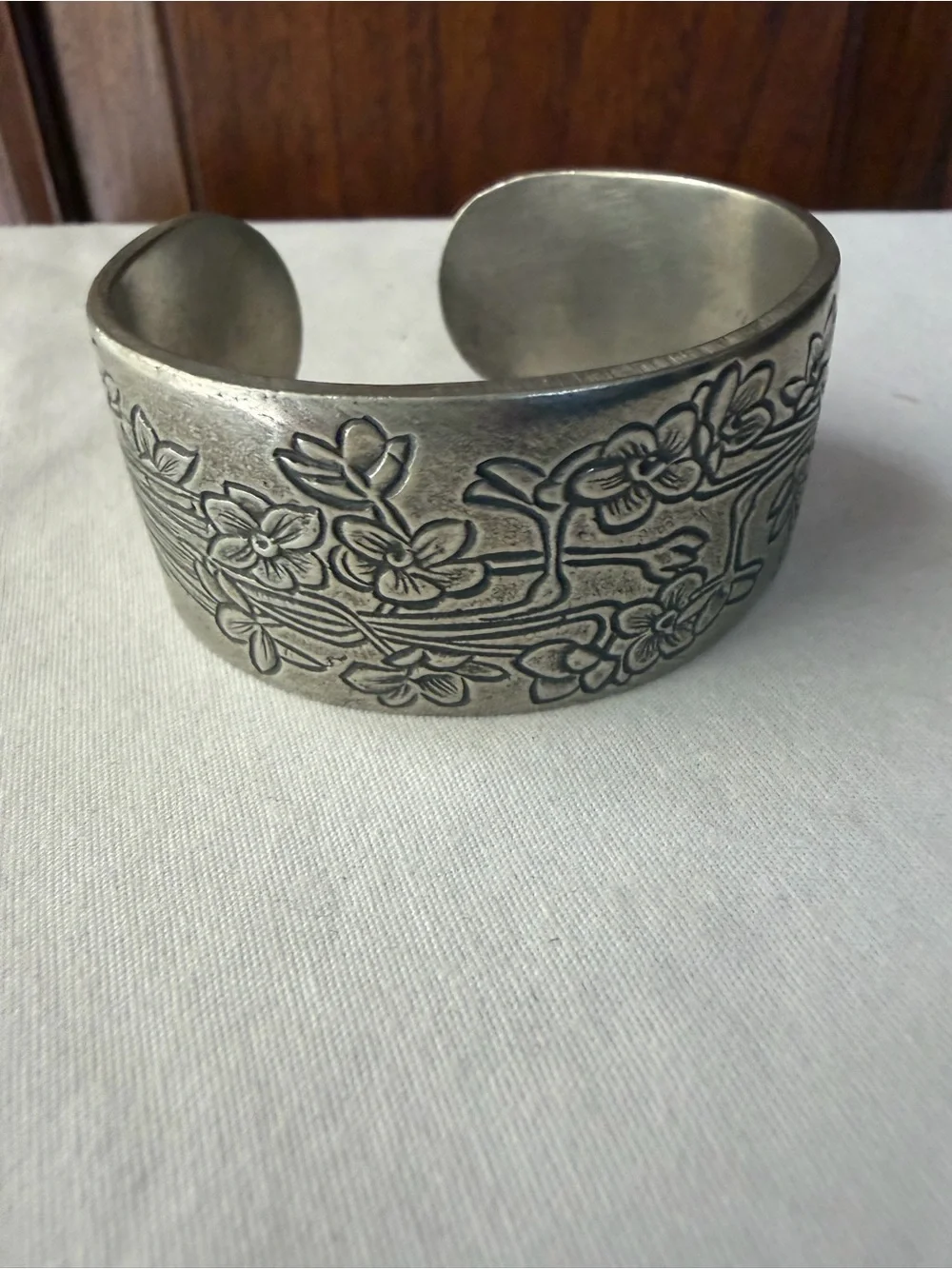 Salisbury Pewter December Narcissus Birth Month Floral Cuff Bracelet